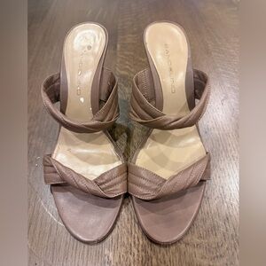 Bandolino Women's Tan Heeled Sandals